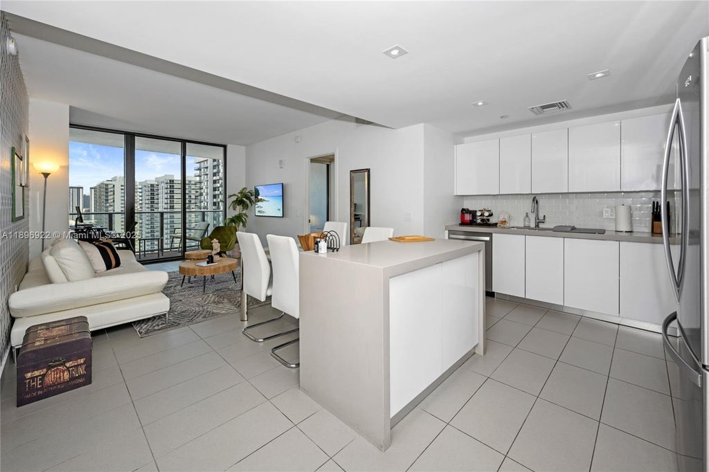 1600 Ne 1st Ave 2809, Miami