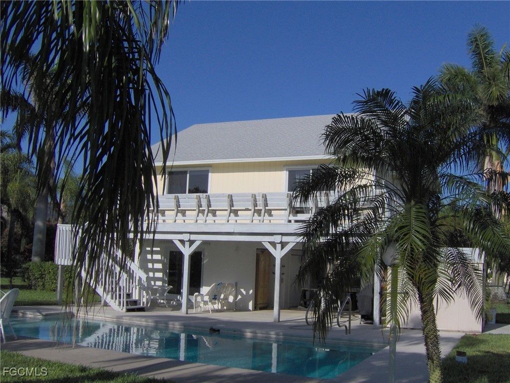 140 Estrellita Dr, Fort Myers Beach