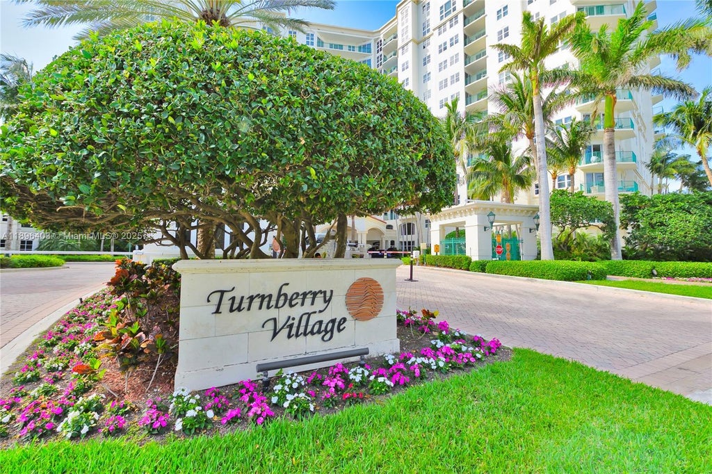 20000 E Country Club Dr 501, Aventura
