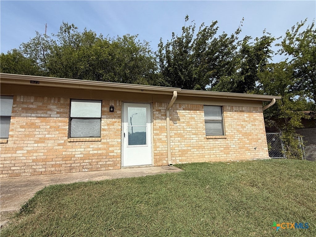 909 Dryden Avenue B, Copperas Cove