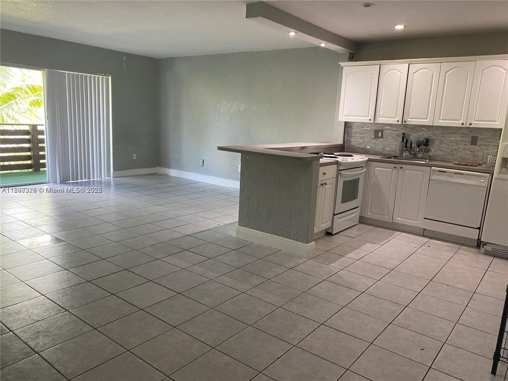 7487 Sw 82nd St C309, Miami