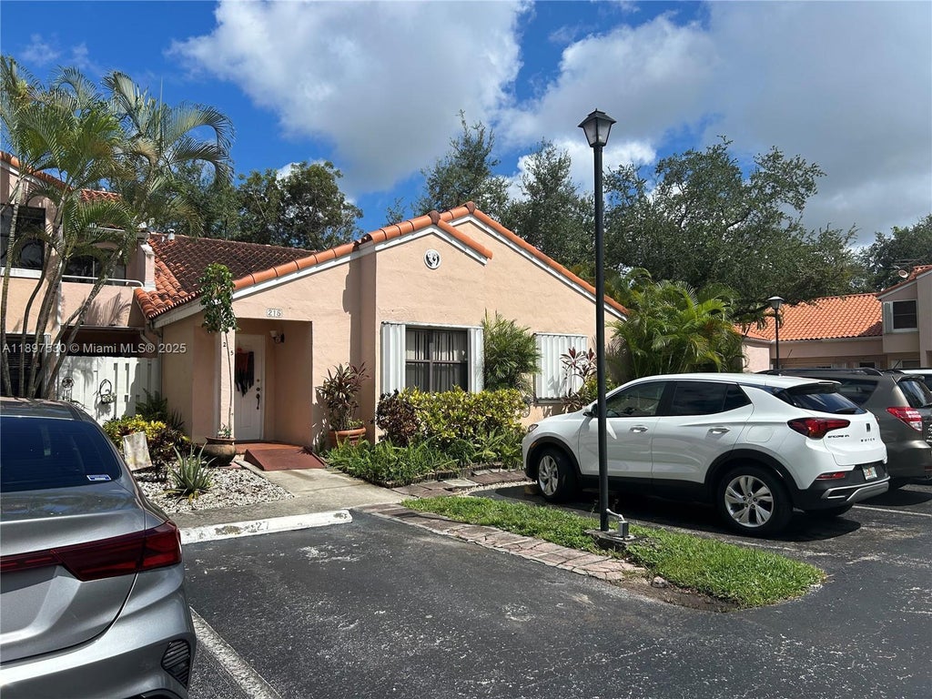 11810 Sw 80th St 215, Miami
