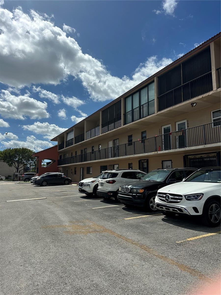 2301 W 60th St A211, Hialeah