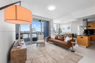 Photo of Listing #A11896673