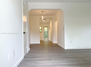 Photo of Listing #A11897345