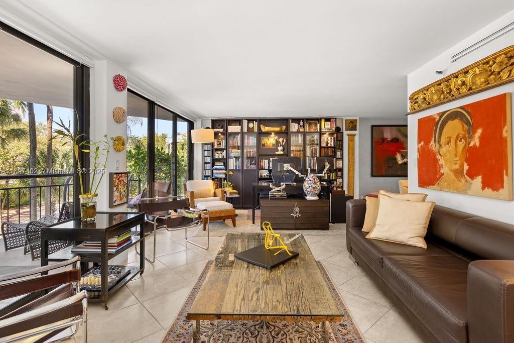 2843 S Bayshore Dr 4b, Miami