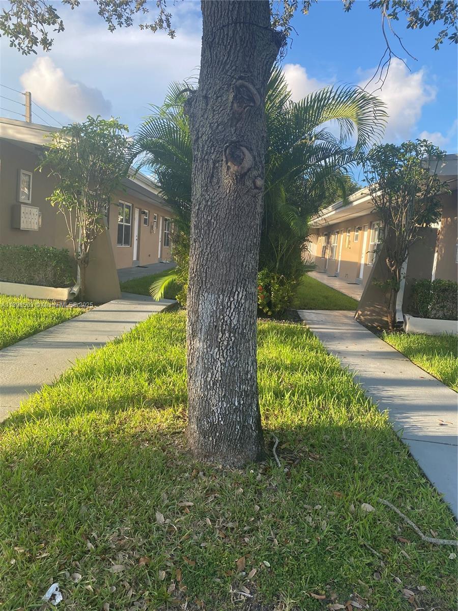 2011 Ne 167th St 6, North Miami Beach