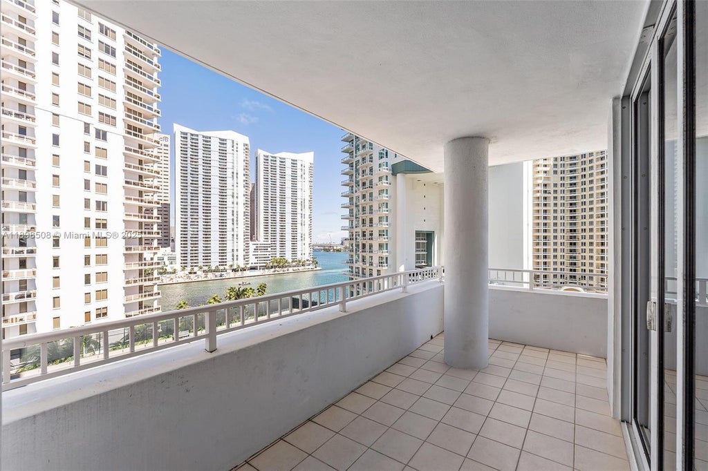 801 Brickell Key Blvd 1012, Miami