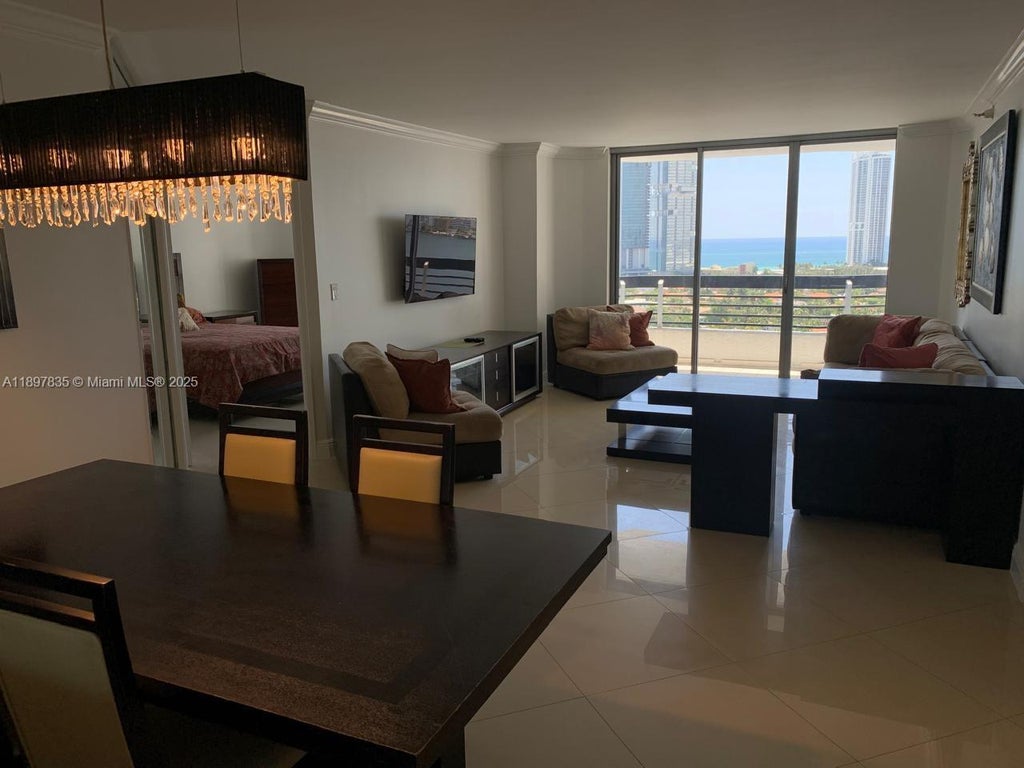 19101 Ne 36th Ct 2109, Aventura