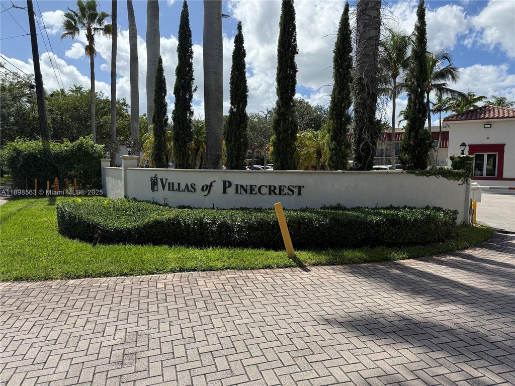 6705 N Kendall Dr 314, Pinecrest