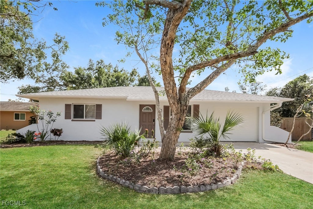 12613 6th St, Fort Myers