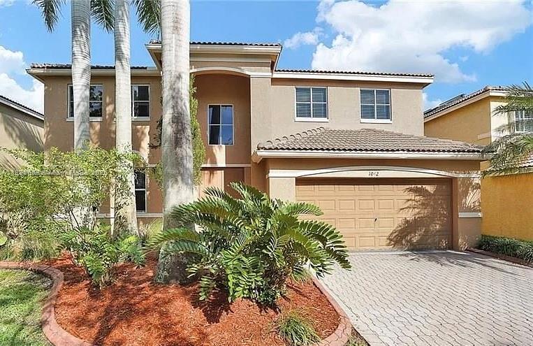 1042 Sunflower Cir 1042, Weston