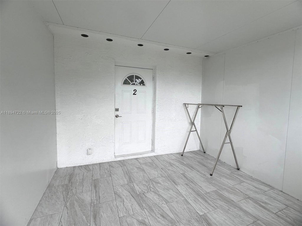 5850 Sheridan St 2, Hollywood