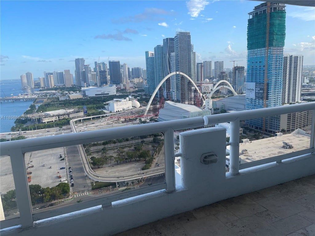 1717 N Bayshore Dr B-4155, Miami