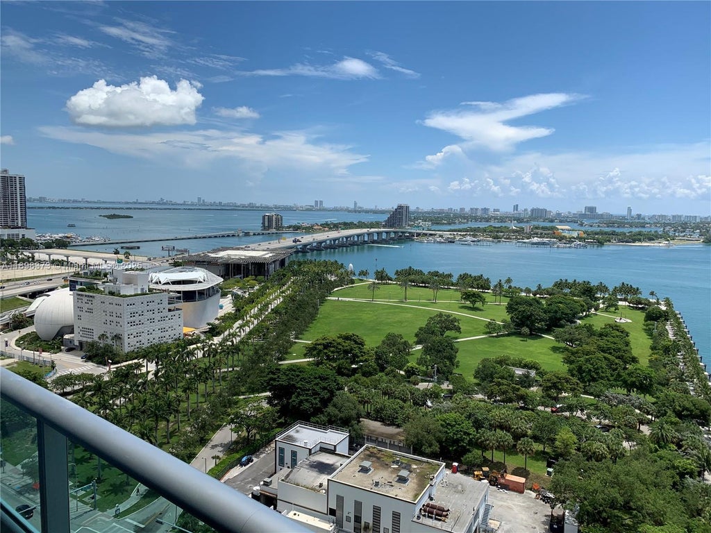 900 Biscayne Blvd 2405, Miami