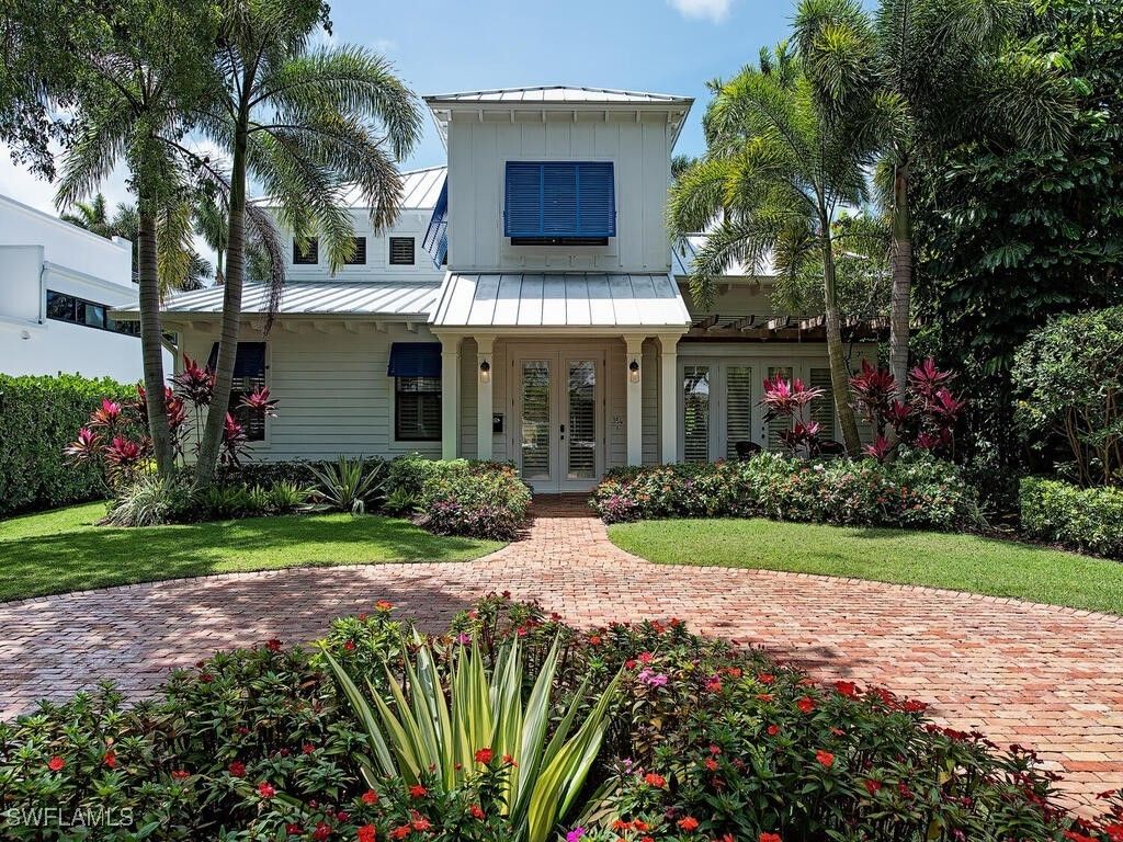 354 1st Ave N, Naples