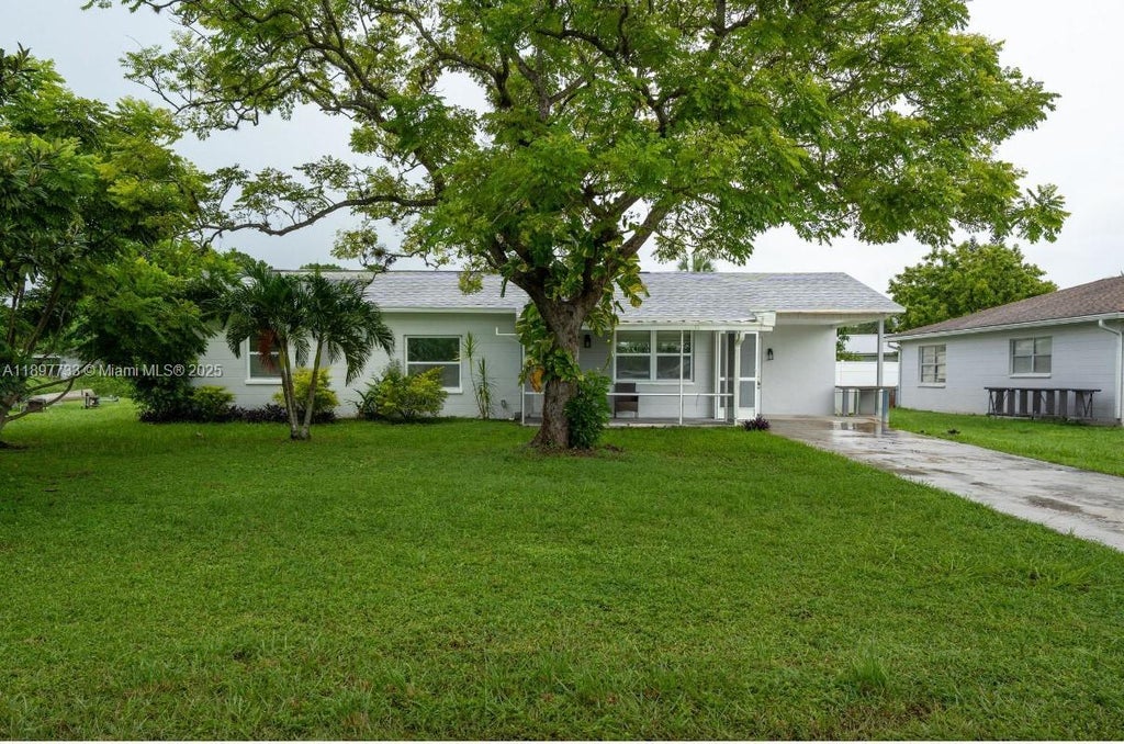 121 E 3rd Street, Lehigh Acres