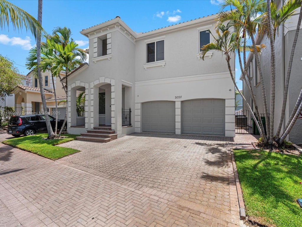 21227 Ne 31st Pl 21227, Aventura