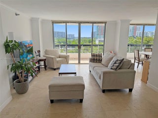 Photo of Listing #A11899265