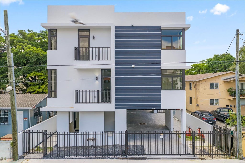 526 Sw 2nd St 1, Miami