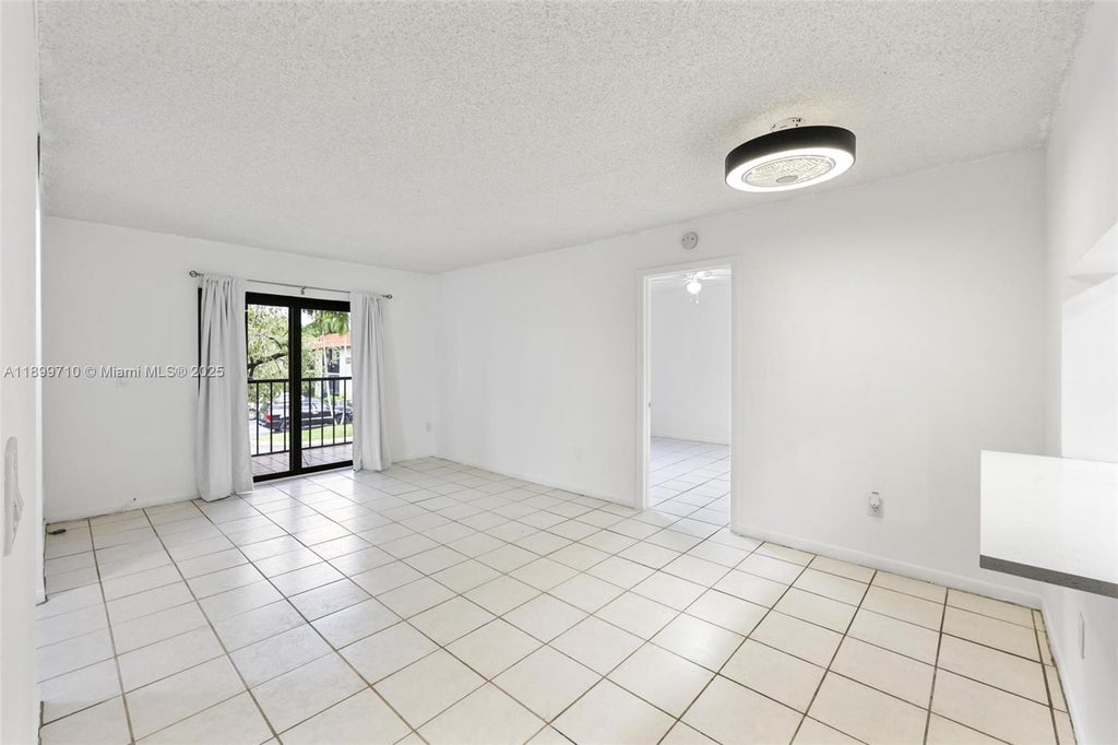 9724 Hammocks Blvd 203, Miami
