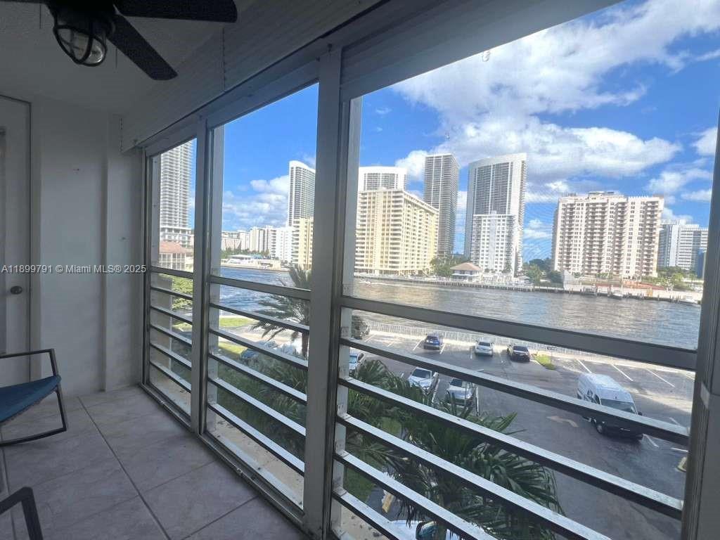 100 Golden Isles Dr 406, Hallandale Beach