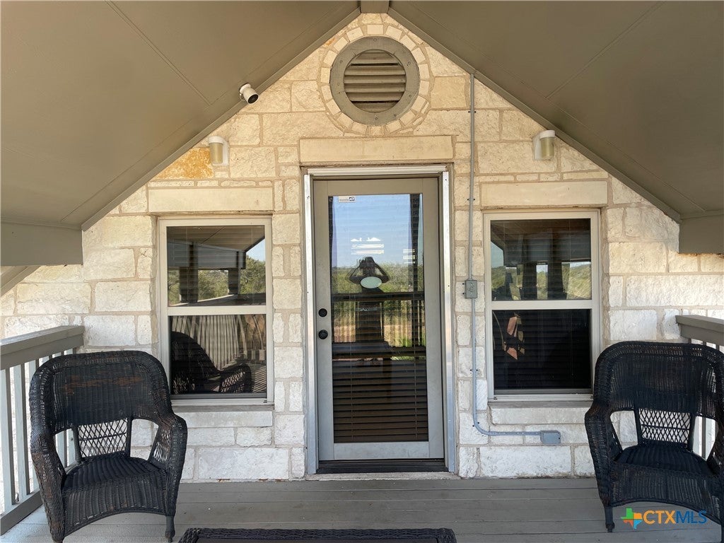 16835 Fm 725, Seguin