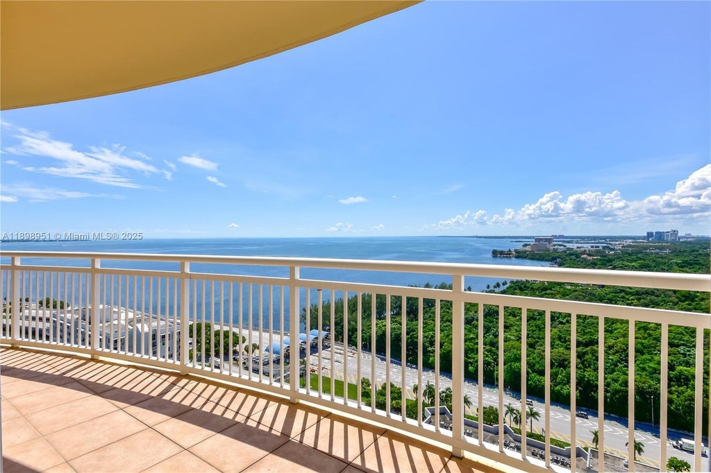 2475 Brickell Ave 1608, Miami