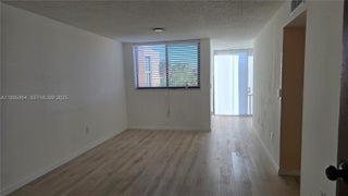 Photo of Listing #A11895864