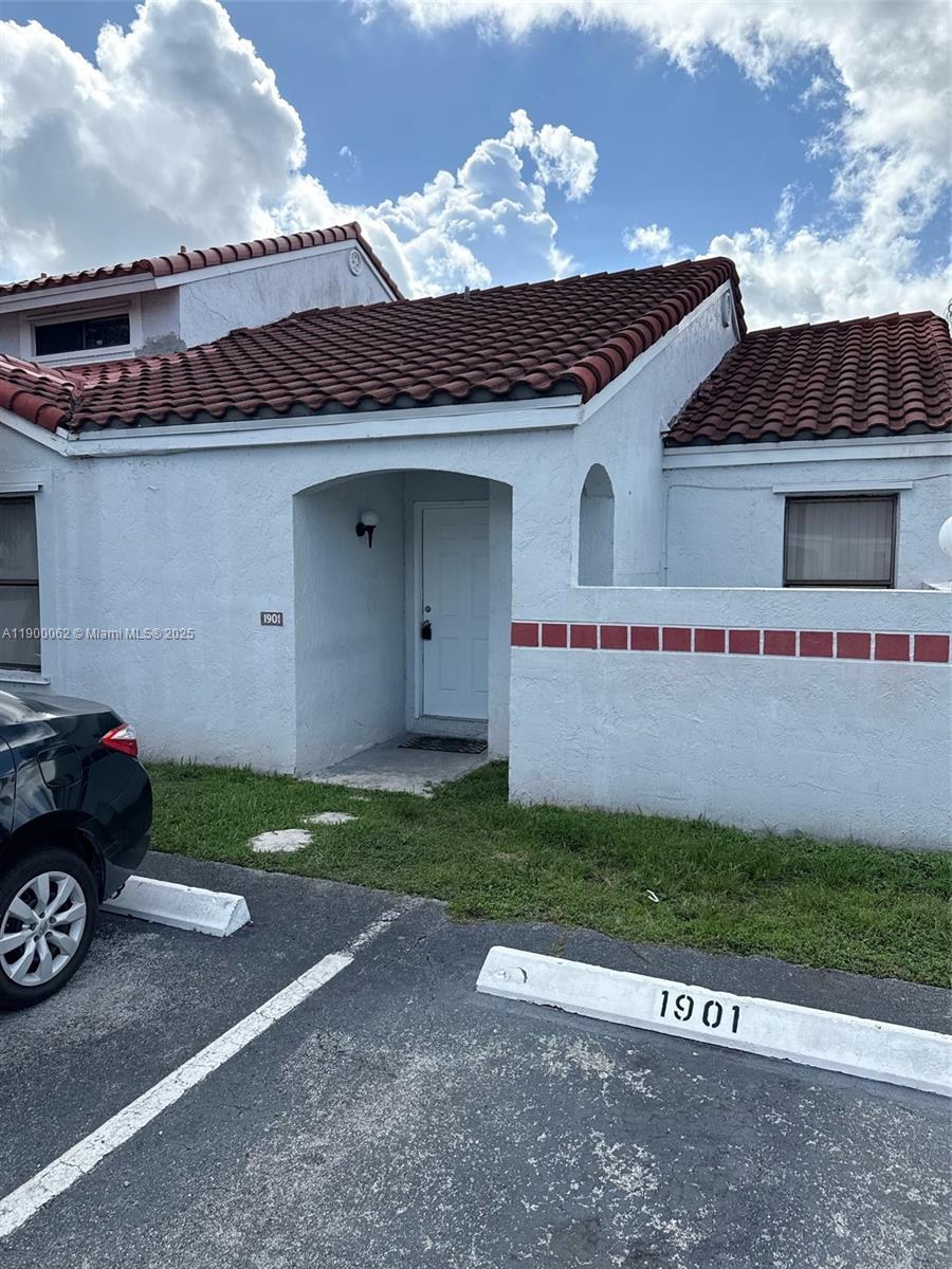 1901 San Remo Cir 1901, Homestead