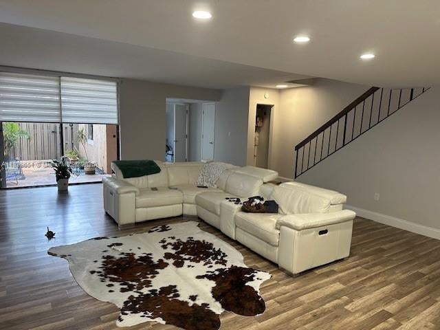 685 Ne 206th Ter, Miami