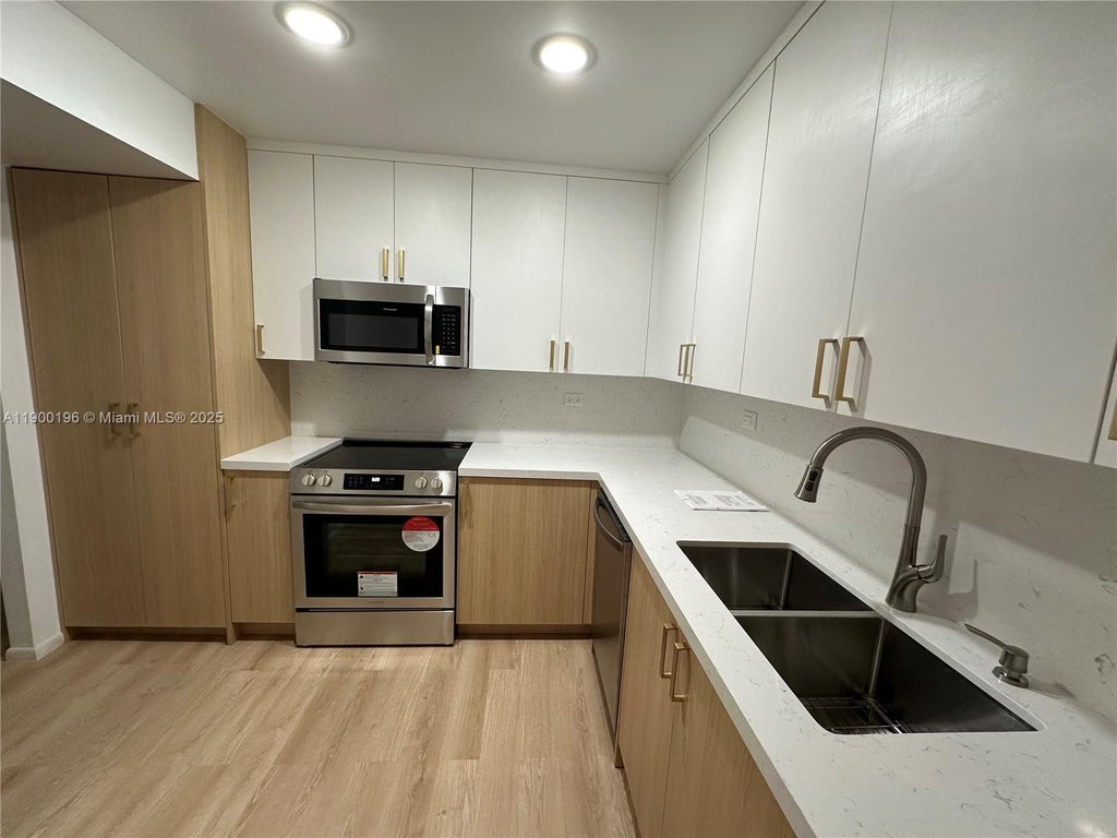 6039 Collins Ave 1212, Miami Beach