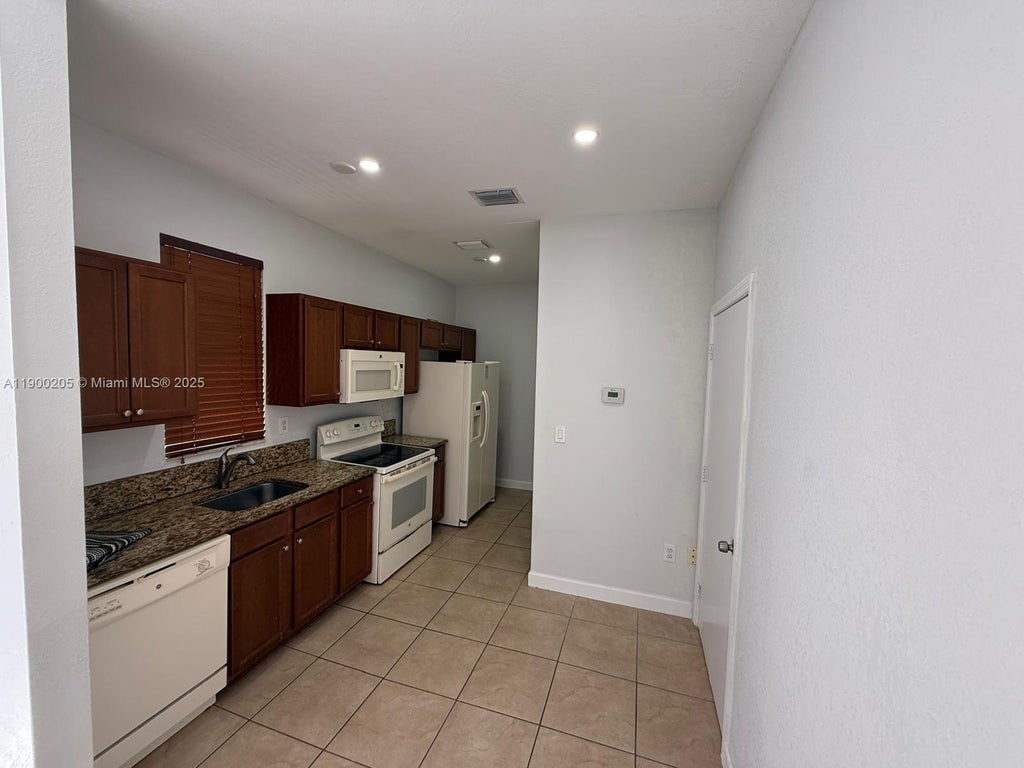 9061 Sw 169th Path Studio, Miami