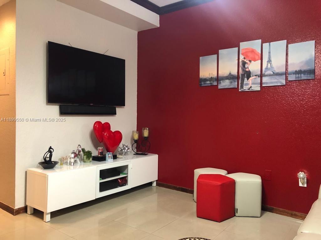 420 E 1st Ave B204, Hialeah