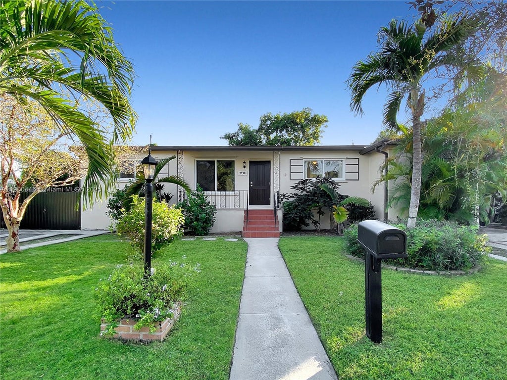 7910 Sw 17th Ter, Miami