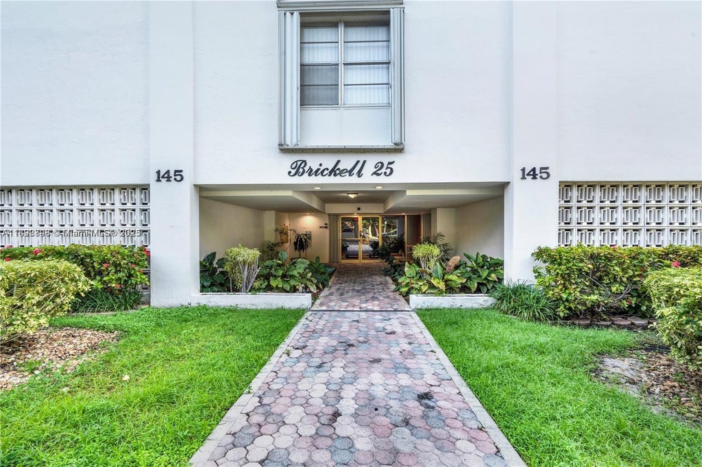 145 Se 25th Rd 803, Miami