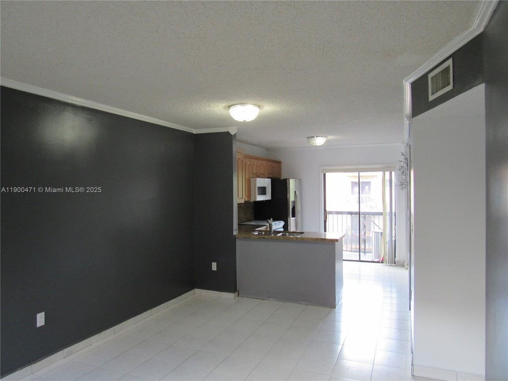 5490 W 21st Ct 308, Hialeah