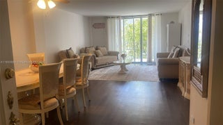 Photo of Listing #A11900669