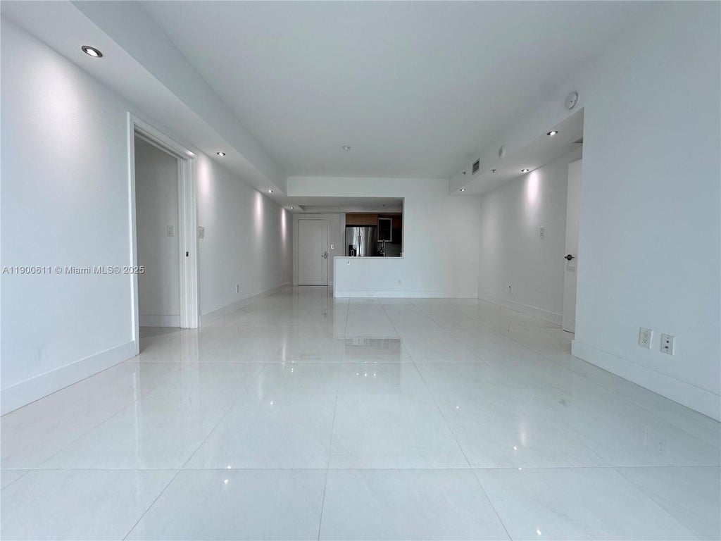 335 S Biscayne Blvd 507, Miami