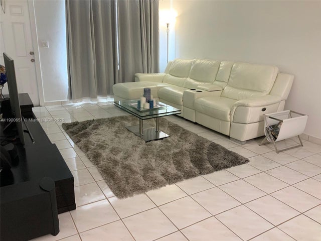 Photo of 1130 11Th St 3E, Miami Beach FL