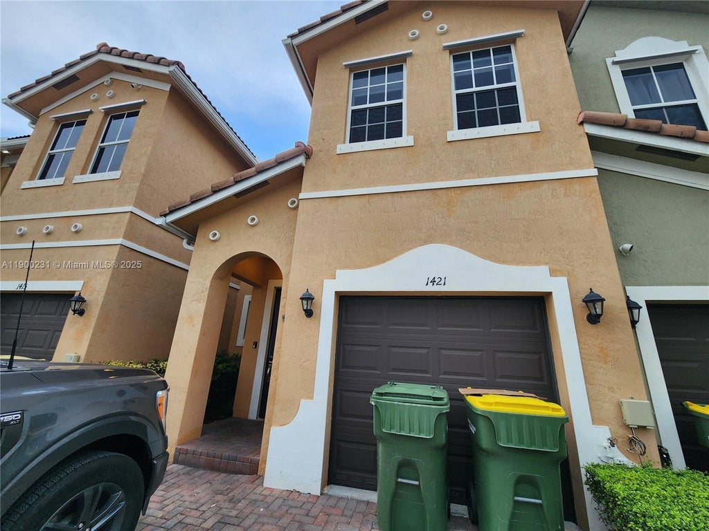 1421 Se 24th Ter 1421, Homestead