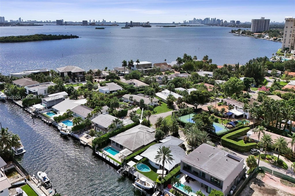 1935 Ne 117th Rd, North Miami