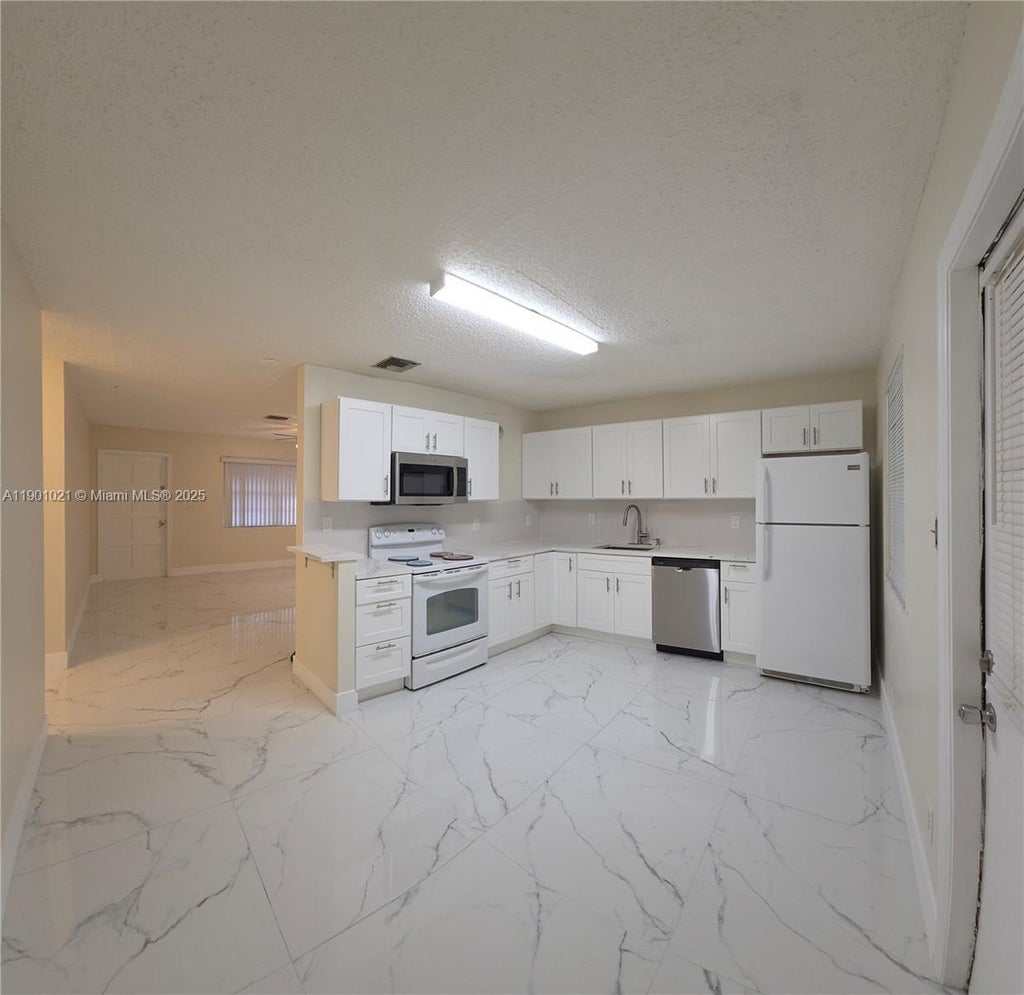 2526 Taylor St 3, Hollywood