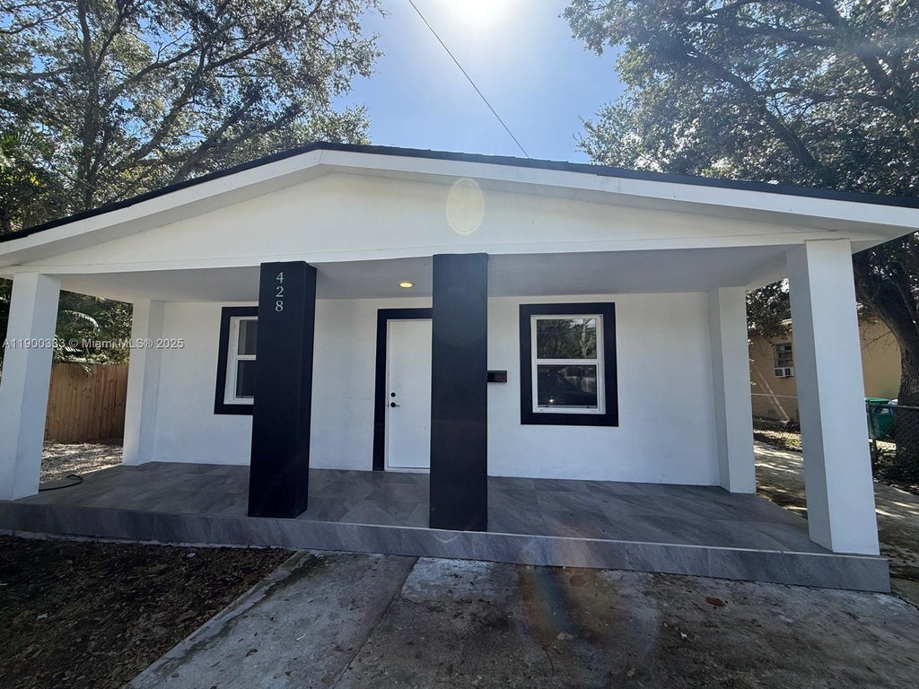 428 Nw 97th St, Miami
