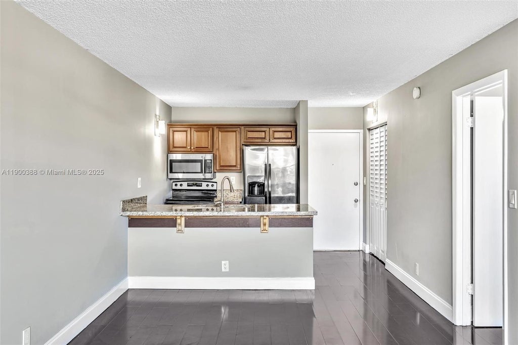 2701 Riverside Dr 303-b, Coral Springs