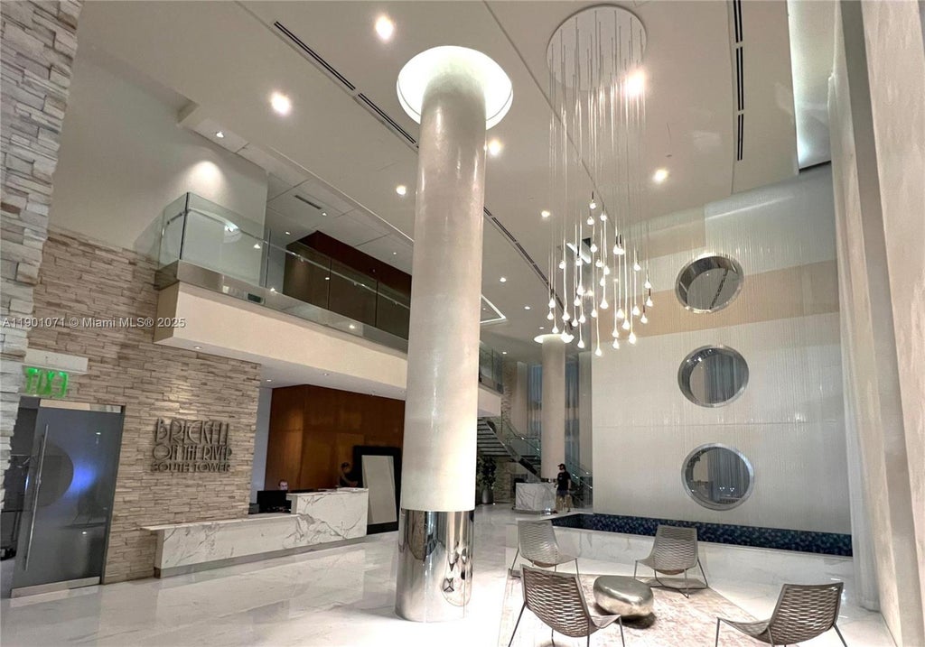 41 Se 5th St 911, Miami