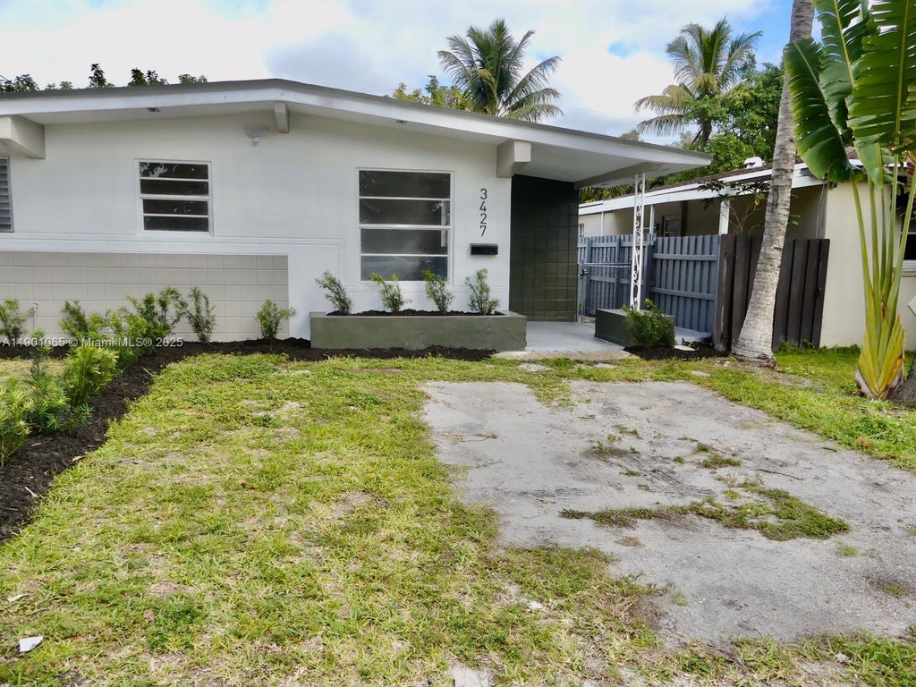 3427 Nw 5th St 3427, Miami