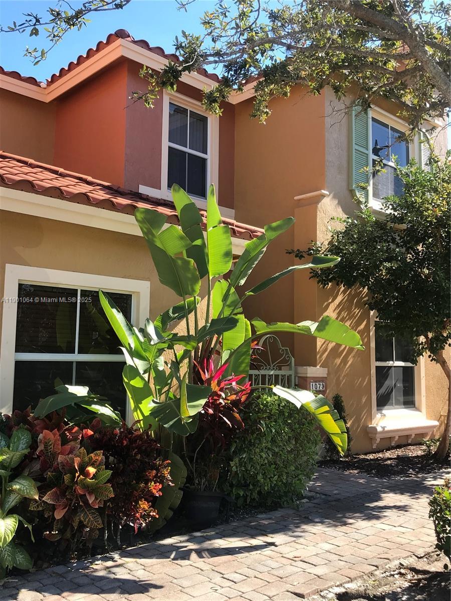 1079 Sw 143rd Ave 1204, Pembroke Pines