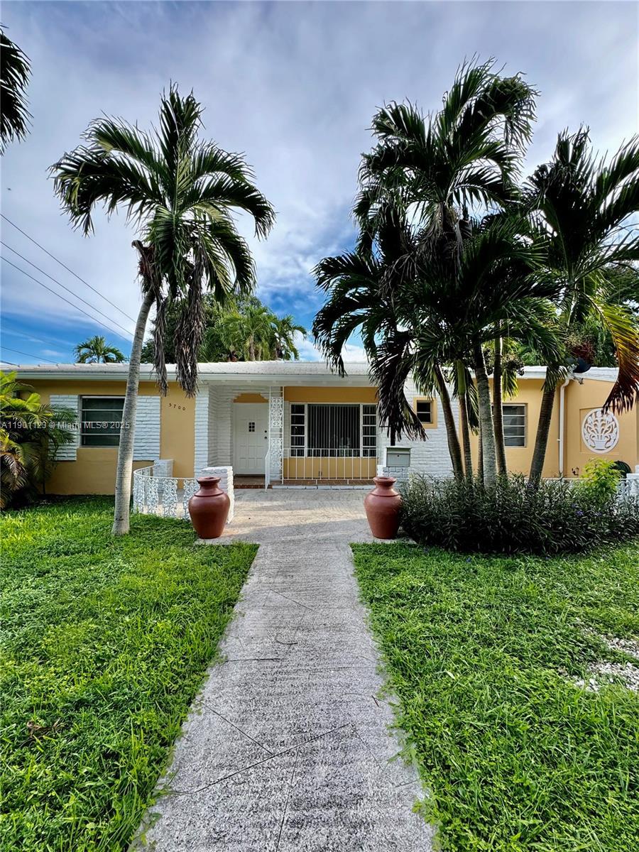 5700 Sw 42 St, Miami