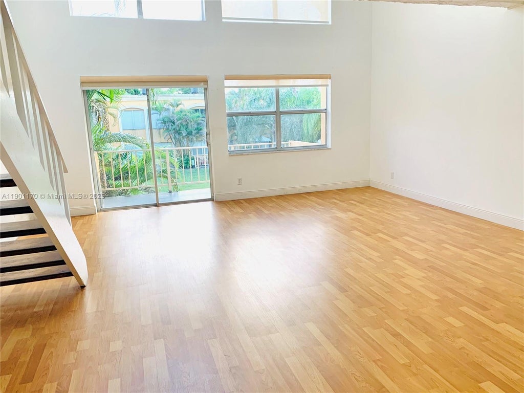 18111 Nw 68th Ave F207, Hialeah